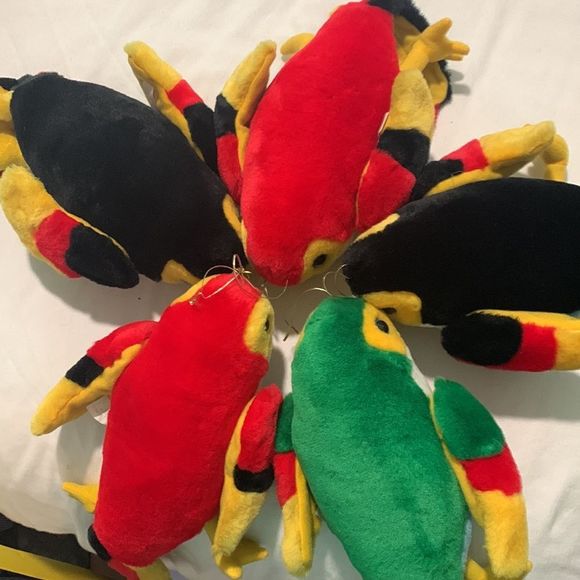 Five Pretty Plush Parrots - Picture 1 of 15
